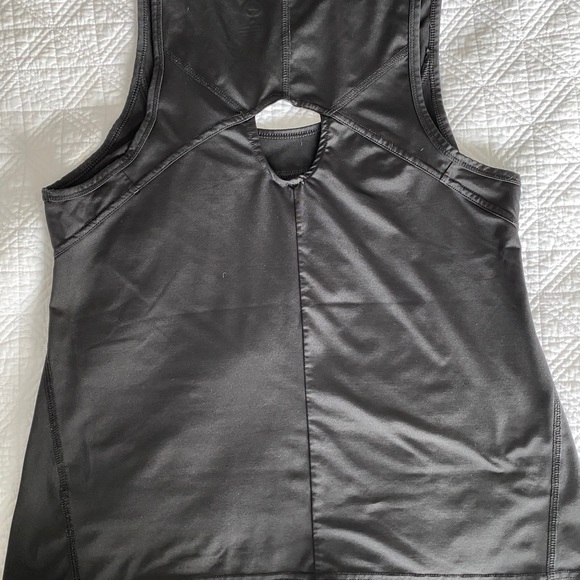 Workout Tank - Picture 3 of 4